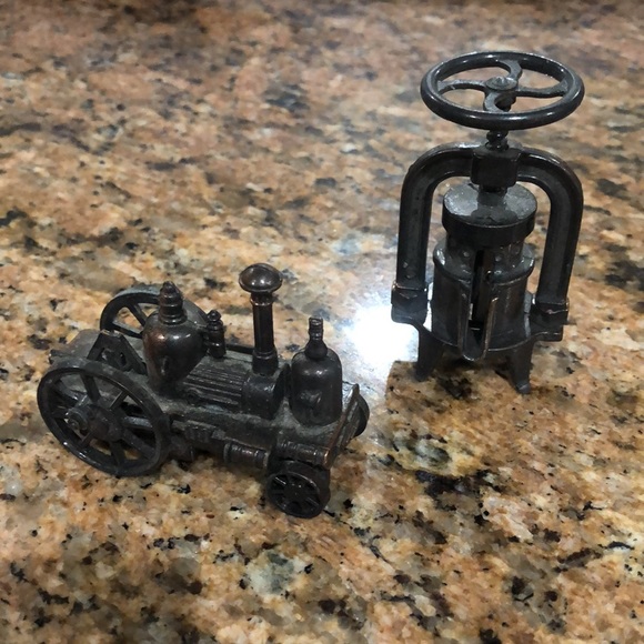 VTG Cast Iron Pencil Sharpener - Picture 7 of 9